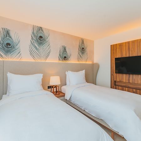 Готель Radisson Blu Aruba Palm Beach Екстер'єр фото