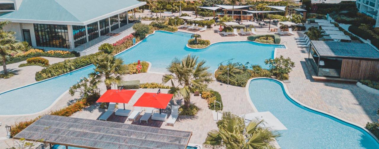 Готель Radisson Blu Aruba Palm Beach Екстер'єр фото